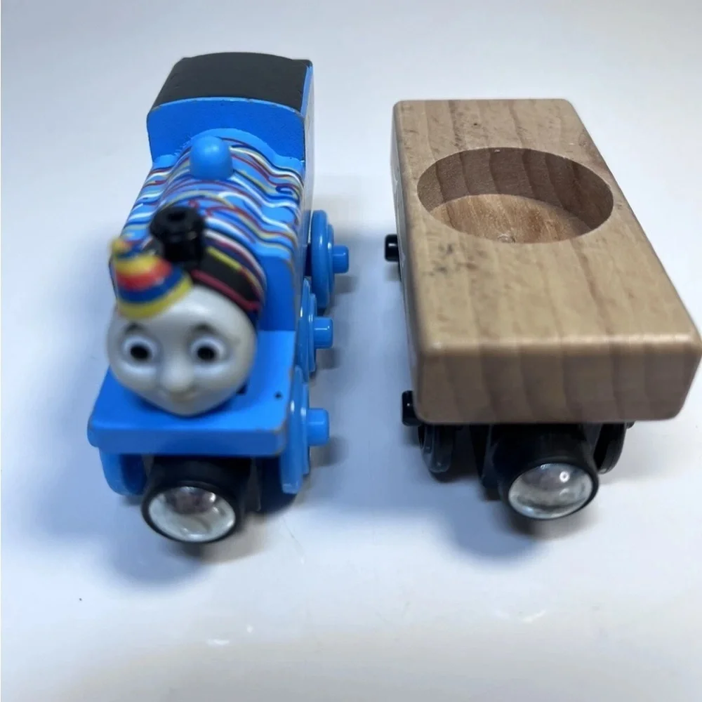 Thomas & Friends Wooden Railway Happy Birthday Thomas w/Cake Cargo‎ Car *no cake